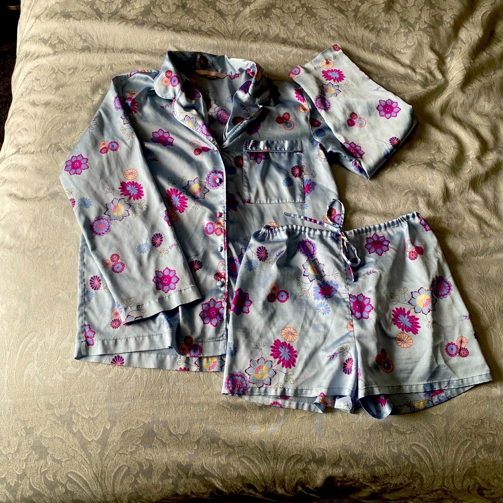 Vintage Victoria’s Secret satin pajamas shorts set